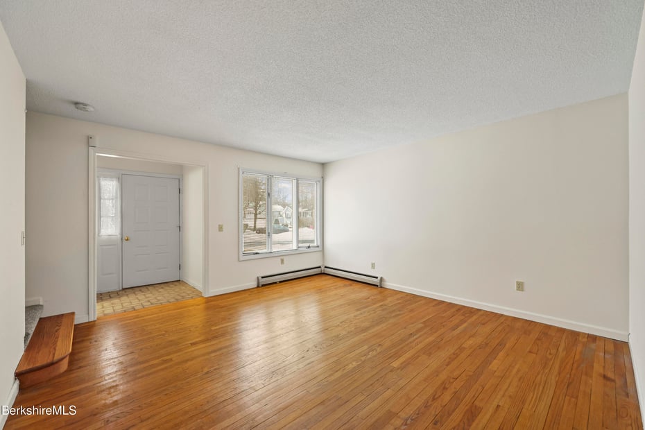 70 Lake St  #B Photo 6