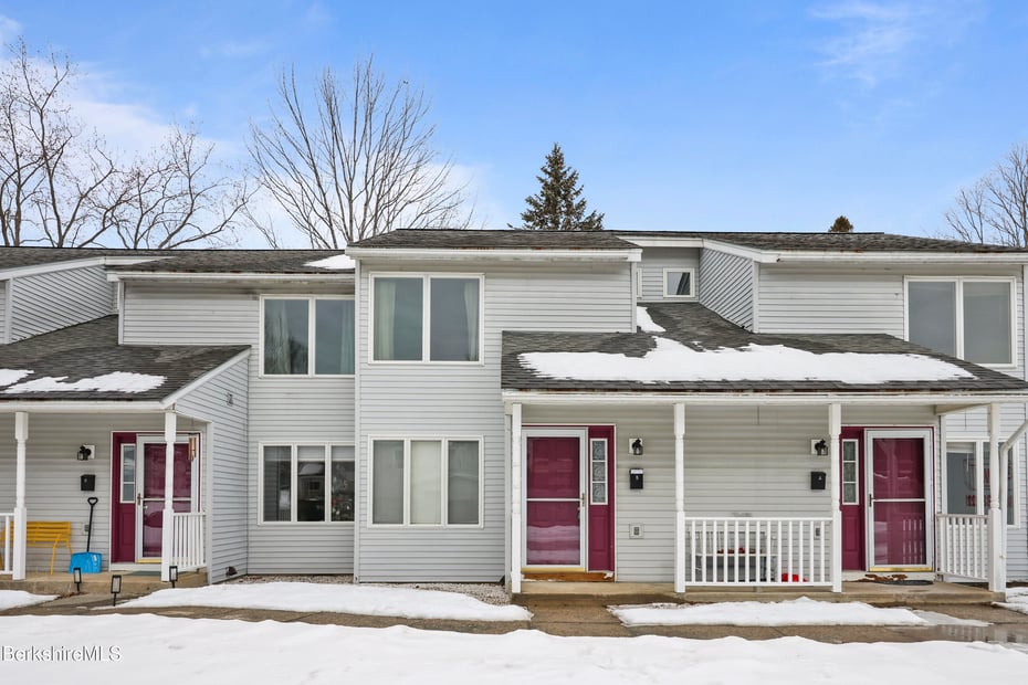 70 Lake St  #B Photo 2