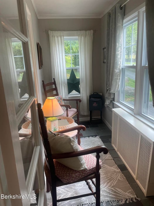 31 St Ann's Ave Photo 8