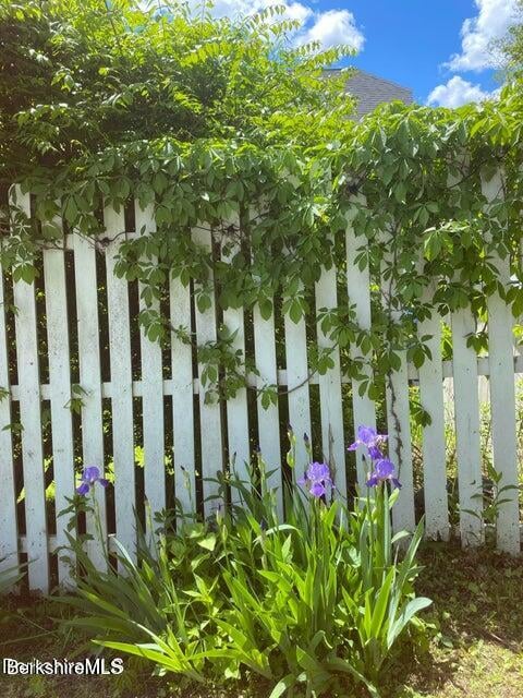 31 St Ann's Ave Photo 2