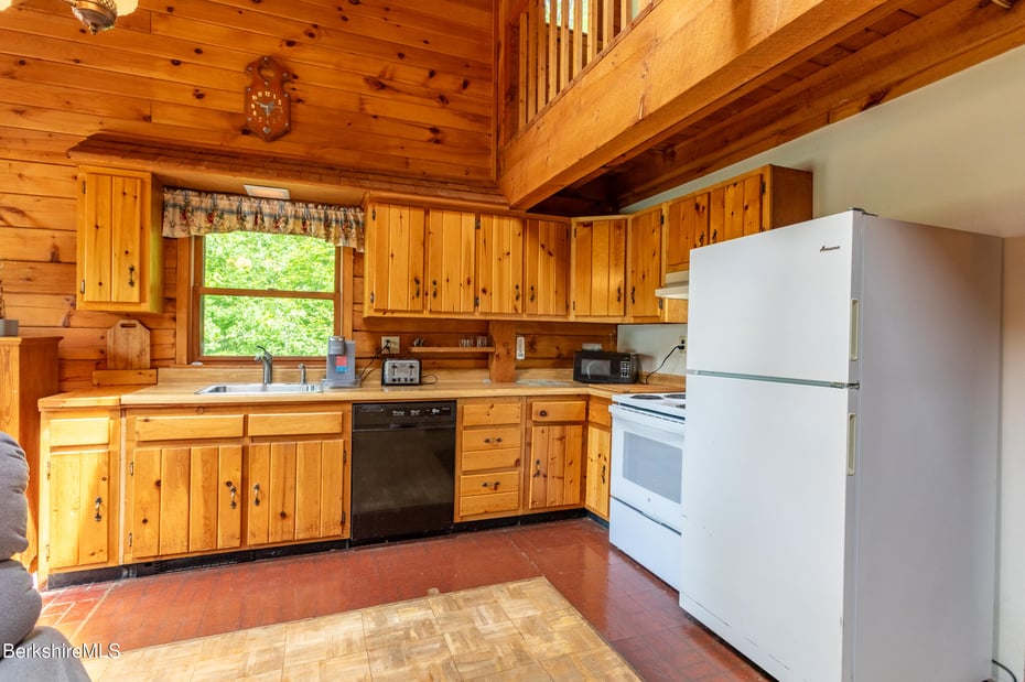 48 Canterbury Ln Photo 16