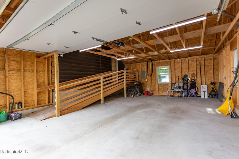48 Canterbury Ln Photo 41