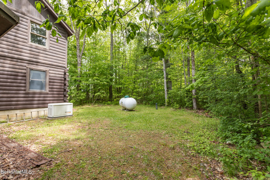 48 Canterbury Ln Photo 6