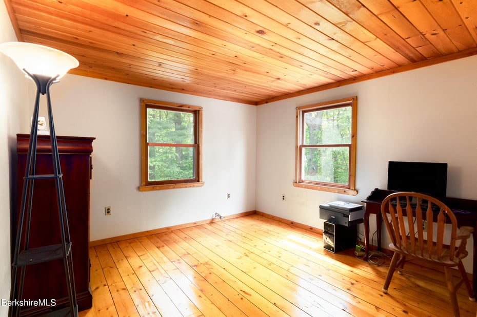 48 Canterbury Ln Photo 22