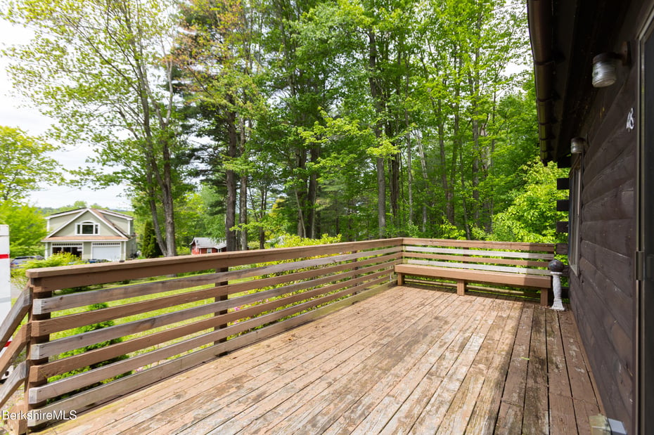 48 Canterbury Ln Photo 4