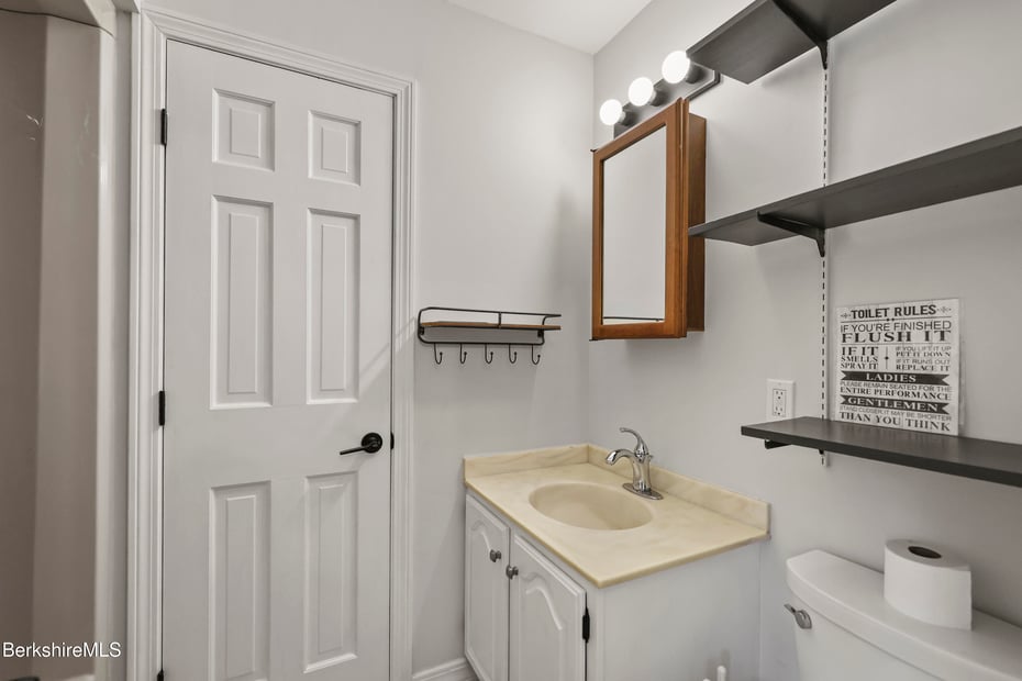 104 Washington Mountain Rd Photo 21