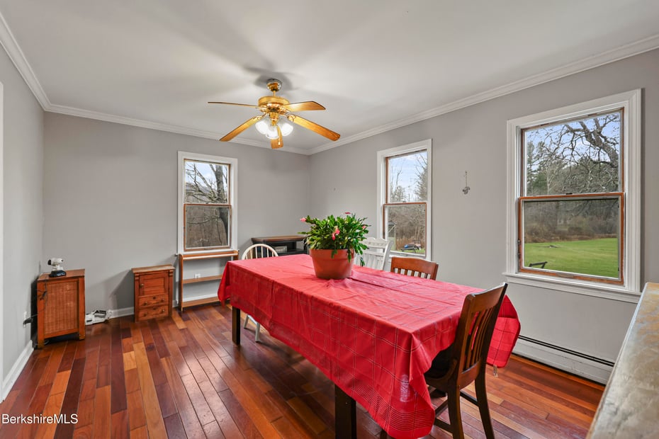 104 Washington Mountain Rd Photo 12