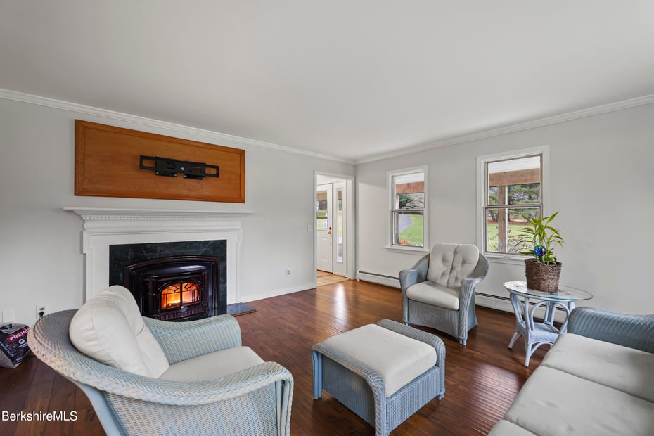 104 Washington Mountain Rd Photo 5