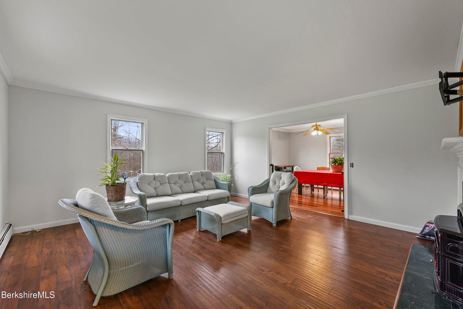 104 Washington Mountain Rd Photo 8