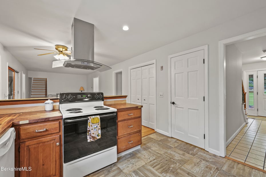 104 Washington Mountain Rd Photo 15