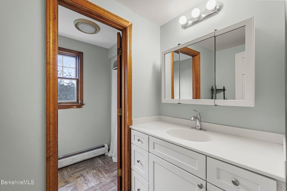 104 Washington Mountain Rd Photo 36