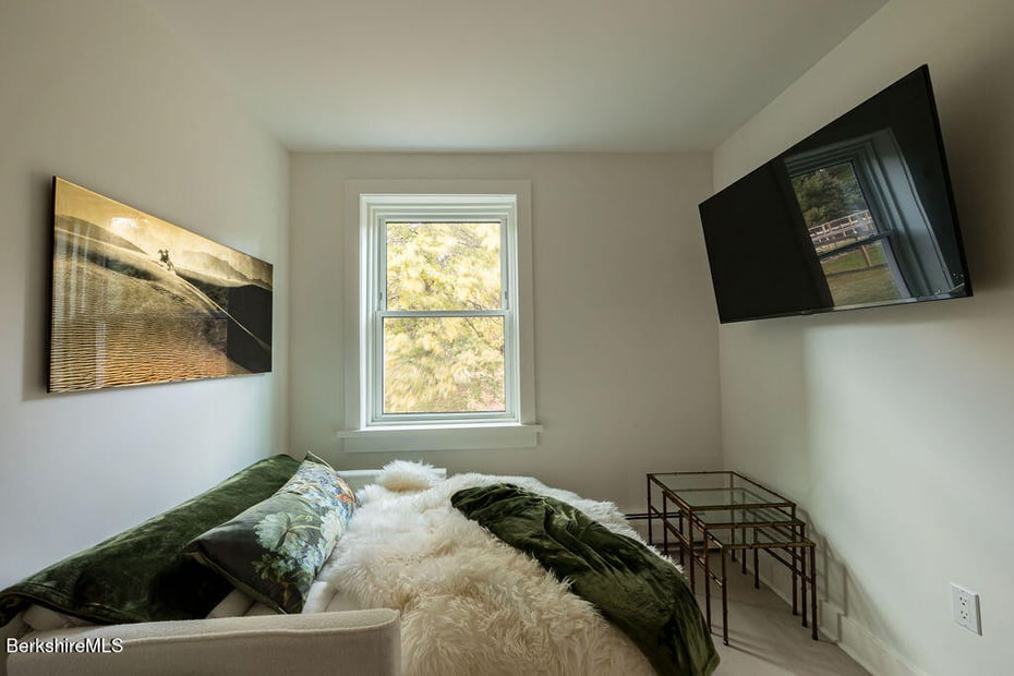 302A Egremont Plain Rd Photo 37