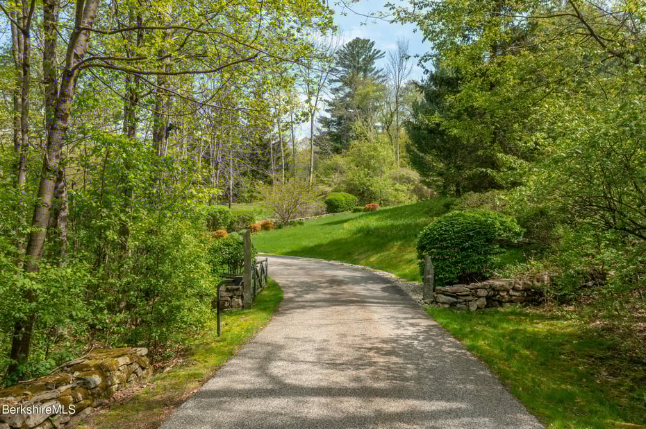 258 Sandisfield Rd Photo 59