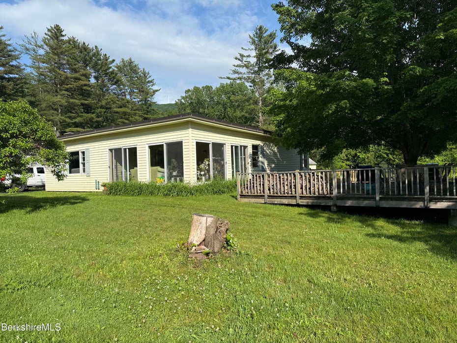 90 Henderson Rd Photo 20