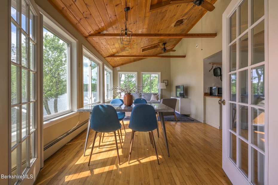 91 Henry Dr Photo 18