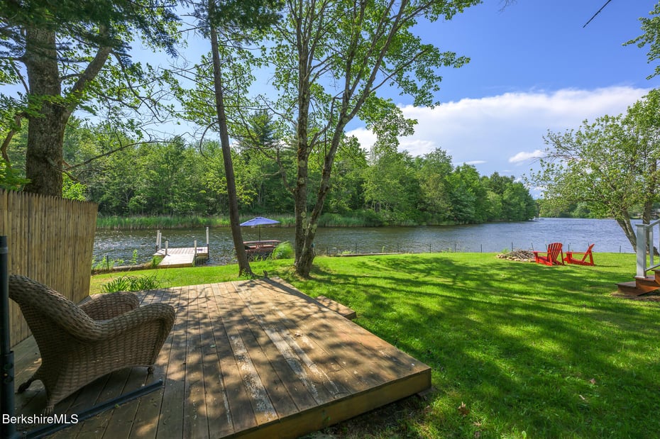 91 Henry Dr Photo 3