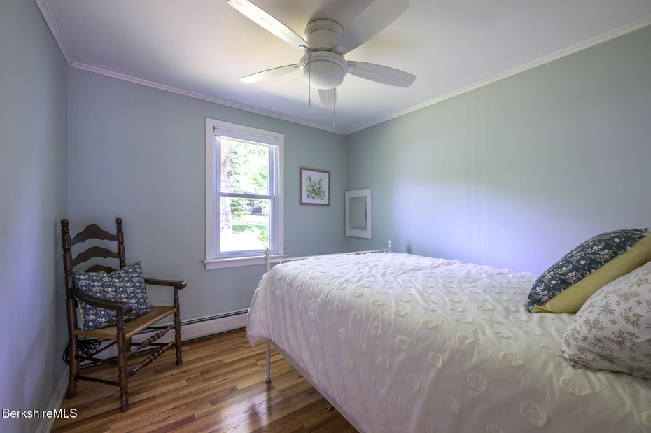 91 Henry Dr Photo 24