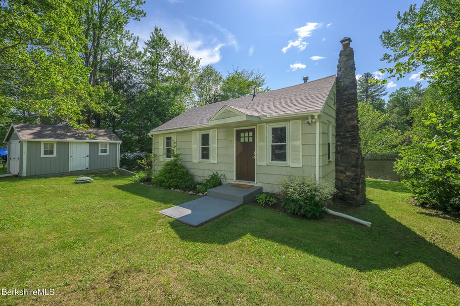 91 Henry Dr Photo 9