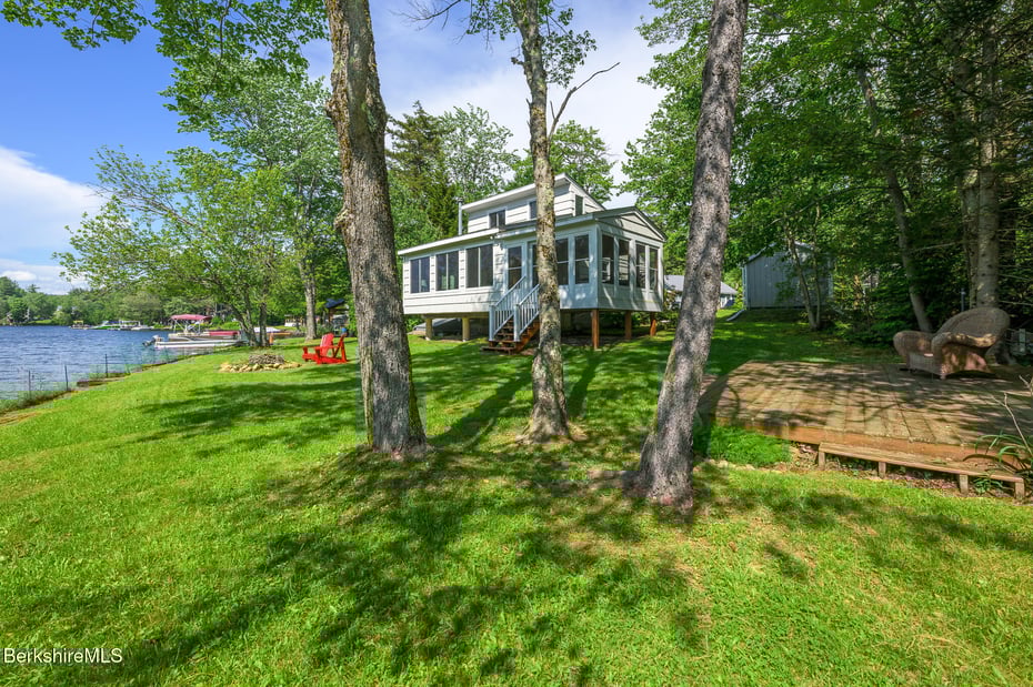 91 Henry Dr Photo 4