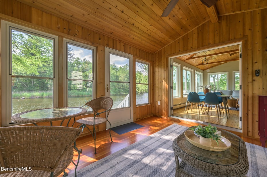91 Henry Dr Photo 19