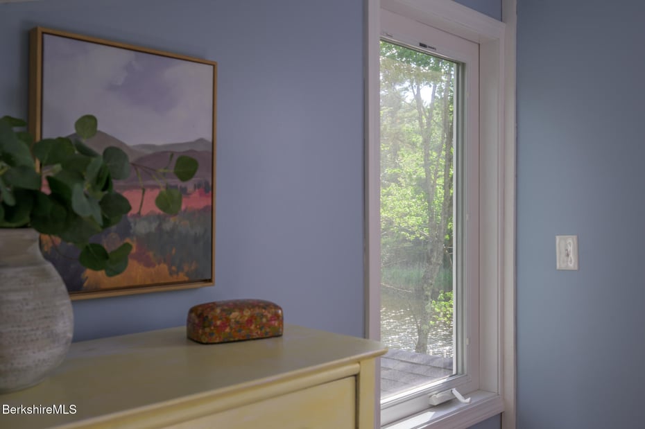 91 Henry Dr Photo 28