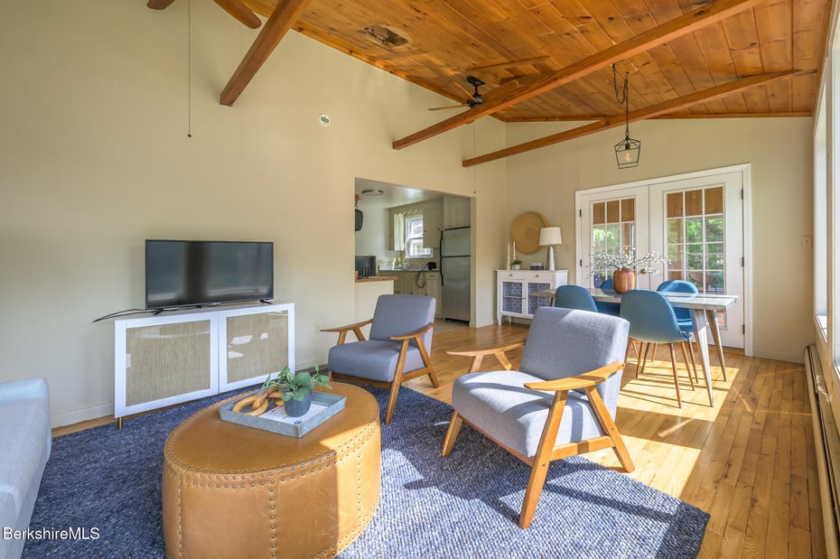 91 Henry Dr Photo 16
