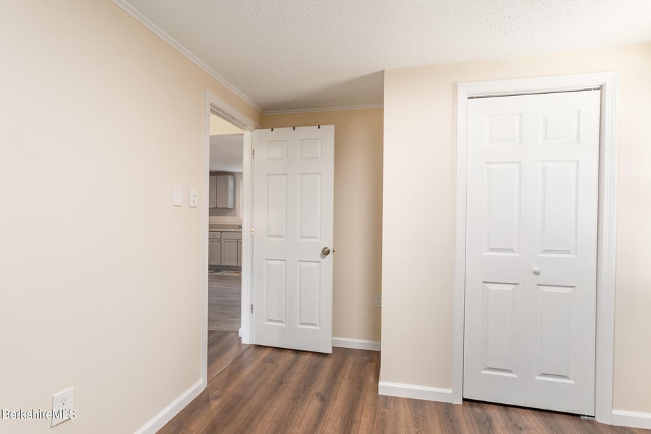 40 Curran Rd Photo 21