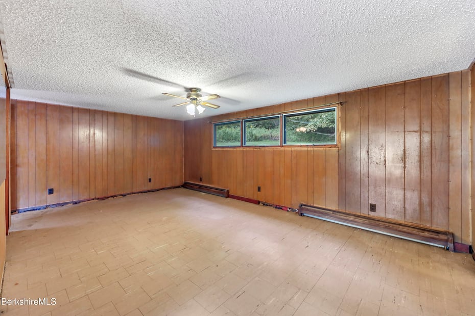 268 E Rd Photo 11