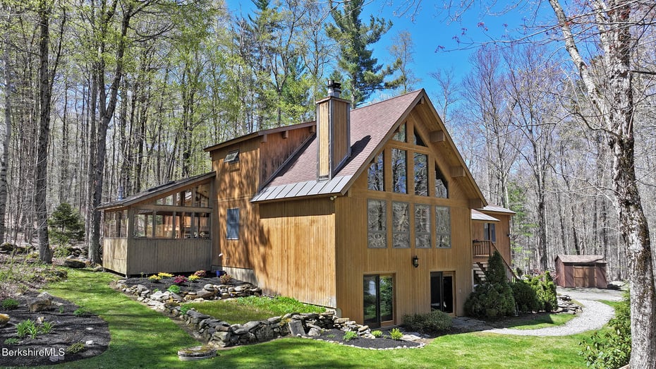 55 Mallard Dr Photo 1