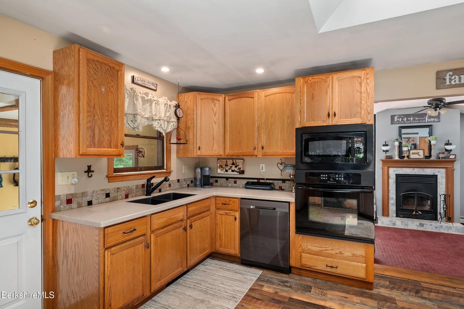 51 Fieldwood Dr Photo 6