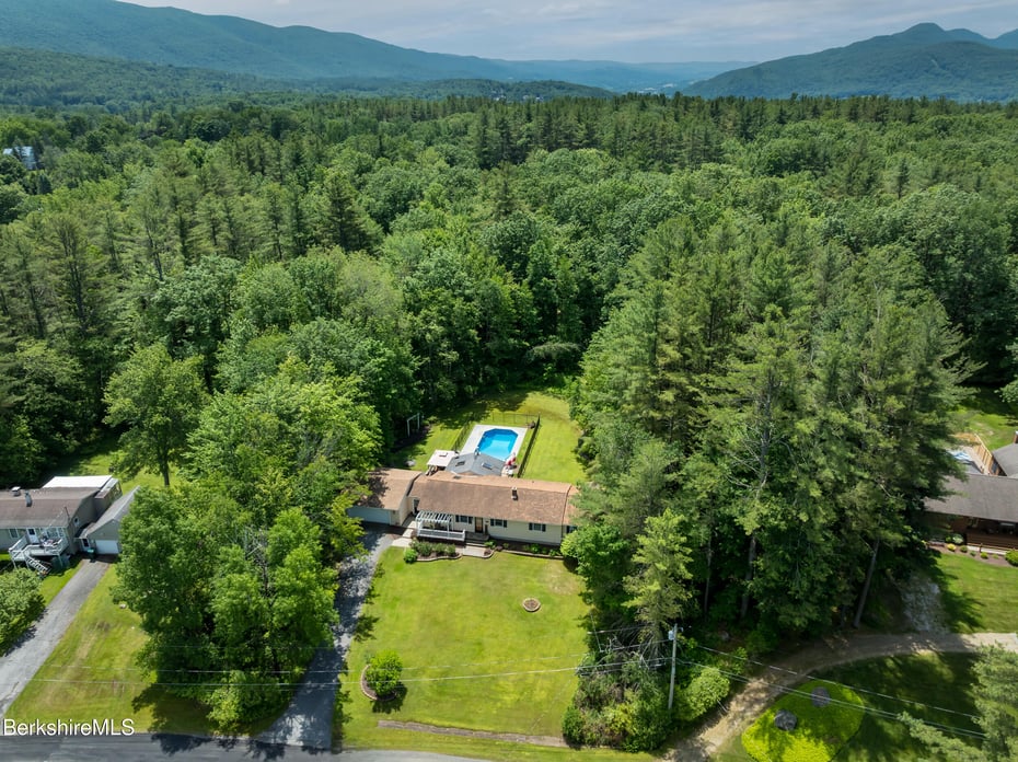 51 Fieldwood Dr Photo 3