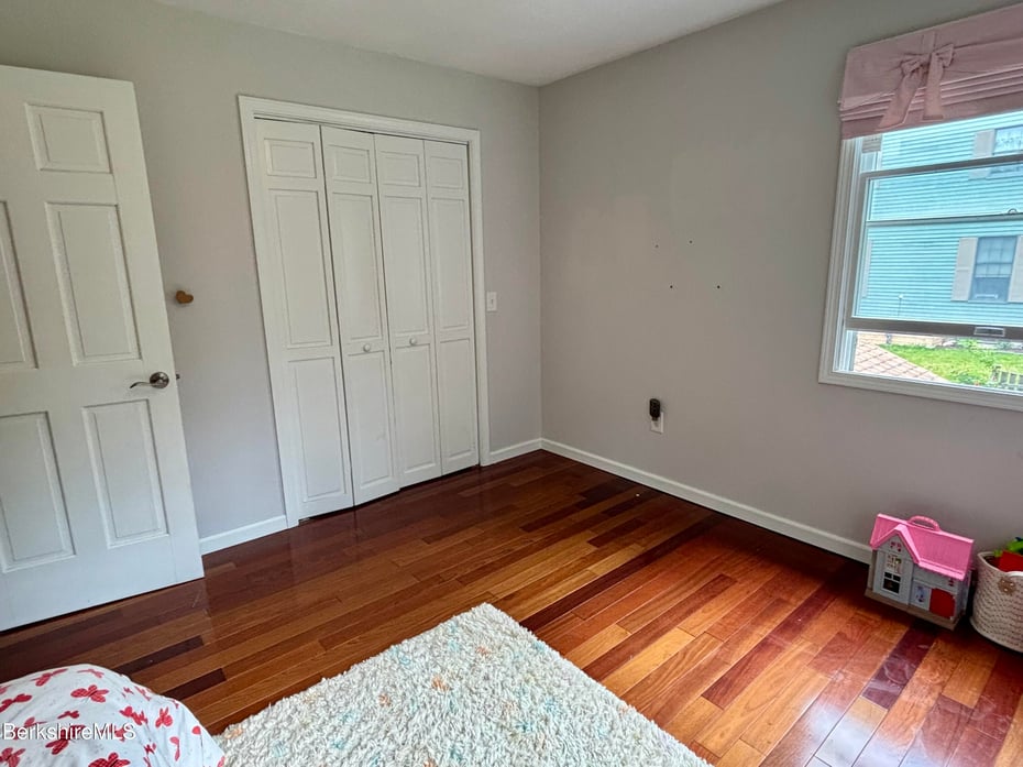 52 Hemlock Hill Photo 33