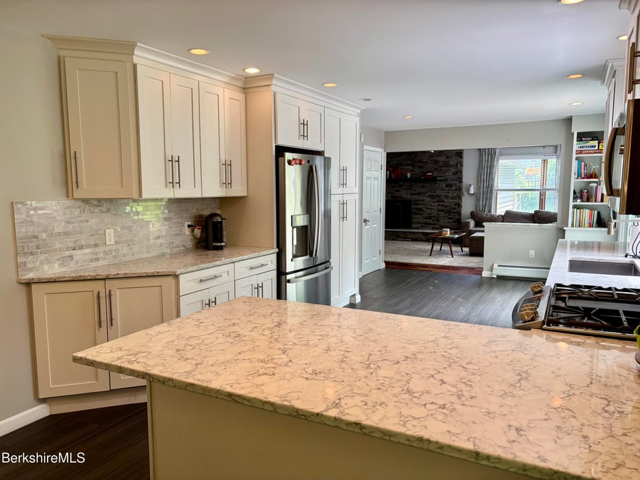 52 Hemlock Hill Photo 16