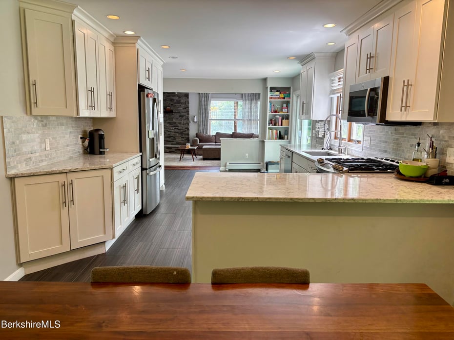 52 Hemlock Hill Photo 13