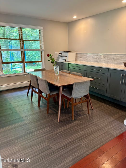 52 Hemlock Hill Photo 8