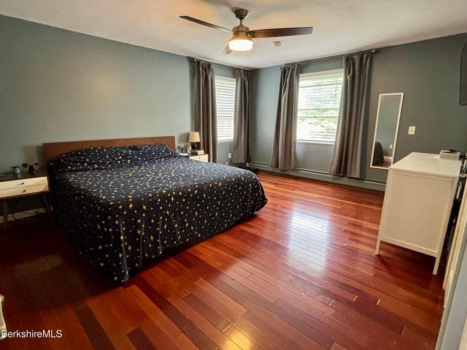 52 Hemlock Hill Photo 25