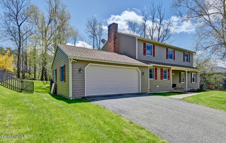 52 Hemlock Hill Photo 2