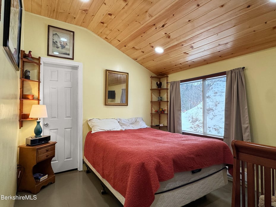 750-760 S State Rd Photo 9