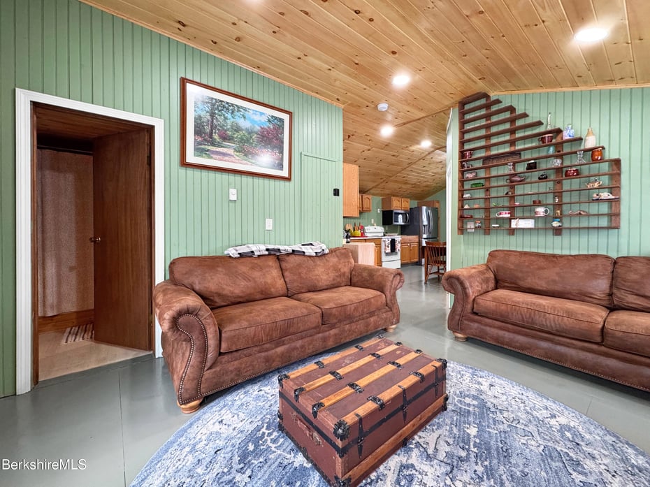 750-760 S State Rd Photo 11