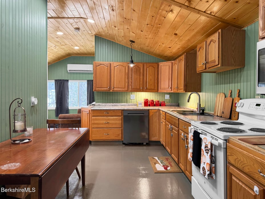 750-760 S State Rd Photo 6