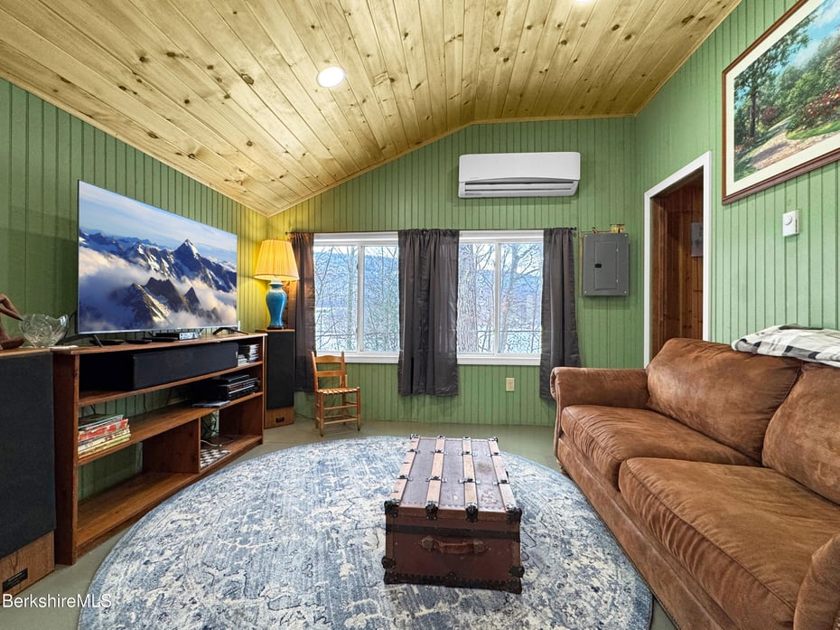 750-760 S State Rd Photo 8