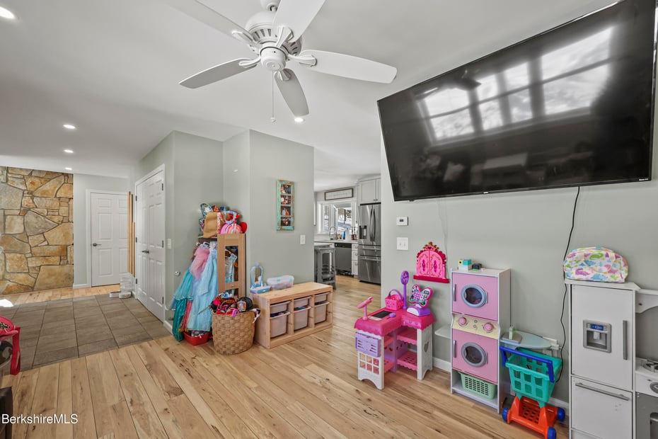 141 Griffin Hill Rd Photo 29