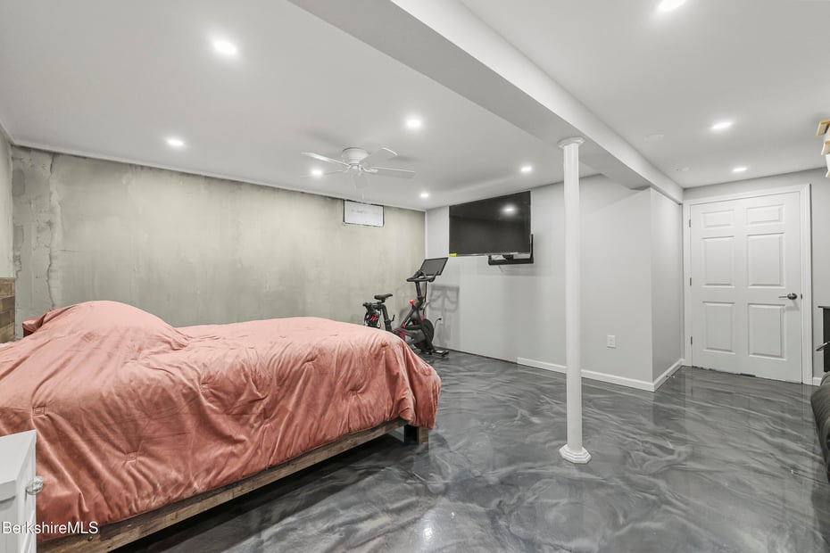 141 Griffin Hill Rd Photo 44