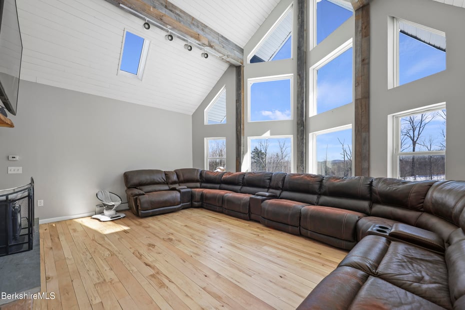 141 Griffin Hill Rd Photo 24