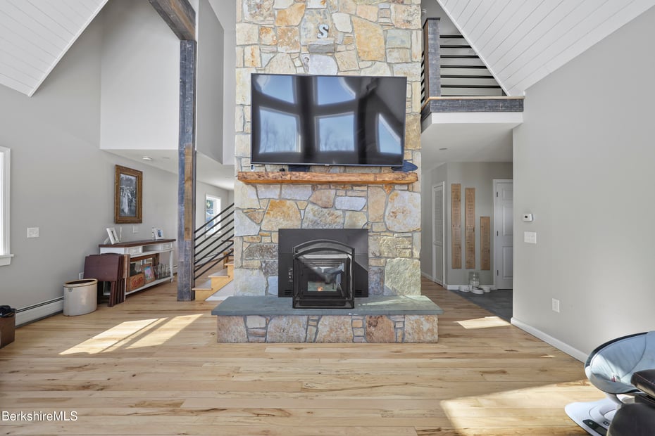 141 Griffin Hill Rd Photo 25