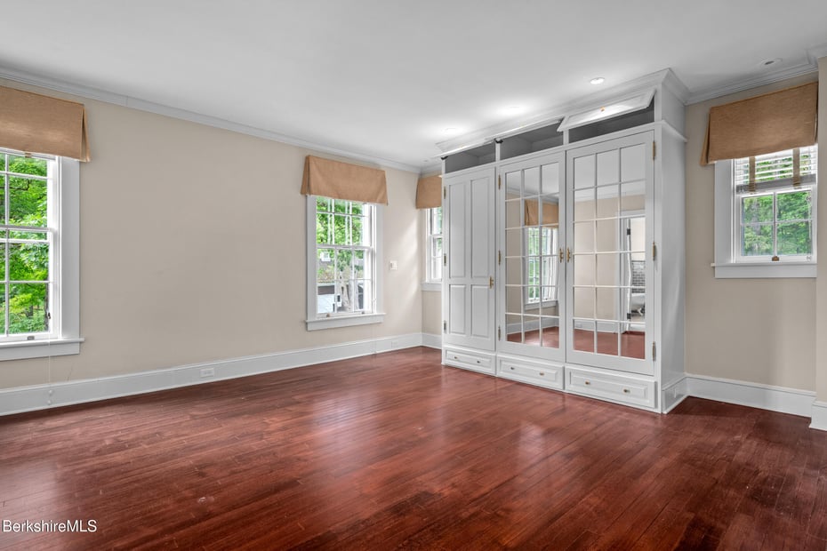 221 Bulkley St Photo 64