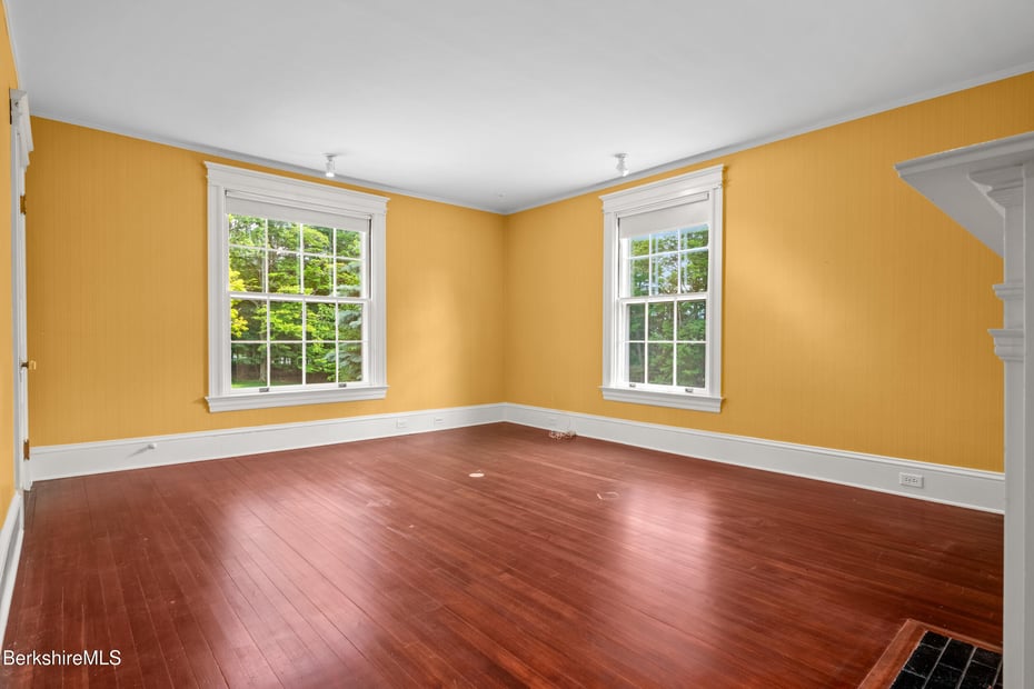 221 Bulkley St Photo 56