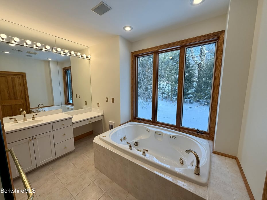 7 Poirot Rd Photo 39