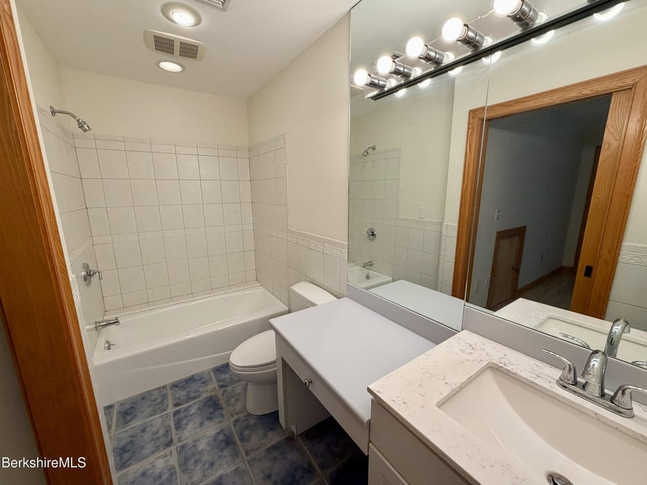 7 Poirot Rd Photo 48