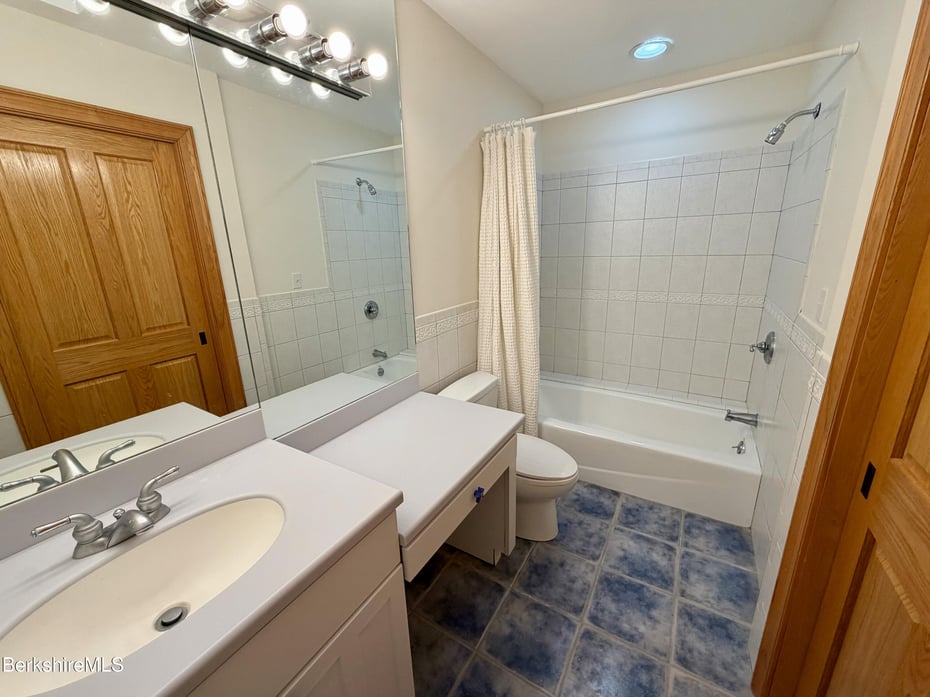 7 Poirot Rd Photo 46